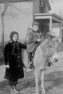 Hattie and Hank, ca. 1912-14